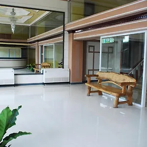 Hotel Uno, Davao